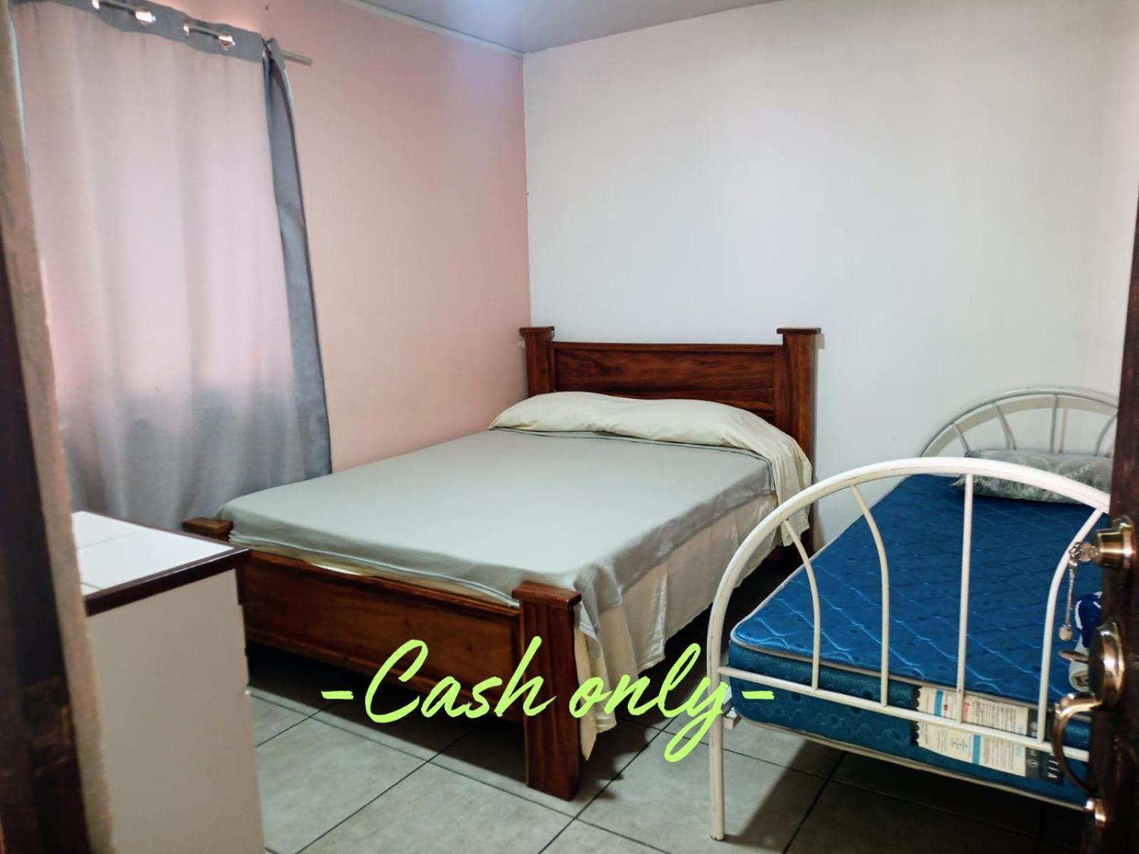 Hogar Tico-Estadounidense Cerca De Aeropuerto Alajuela Esterno foto